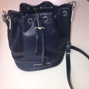 Vera Bradley navy bucket crossbody bag w silver